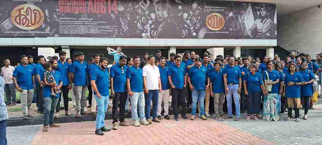 ரஜினிகாந்த் நடித்த கூலி திரைப்படத்தைப் பார்க்க ஊழியர்களை விடுமுறை அழைத்து வந்த உரிமையாளர்..!